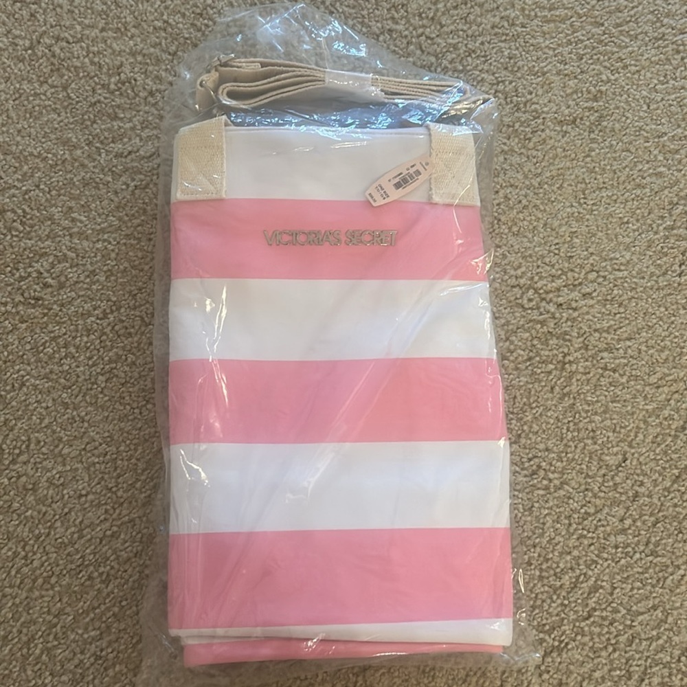 Victoria’s Secret Striped Overnight Travel Bag - Picture 6 of 6